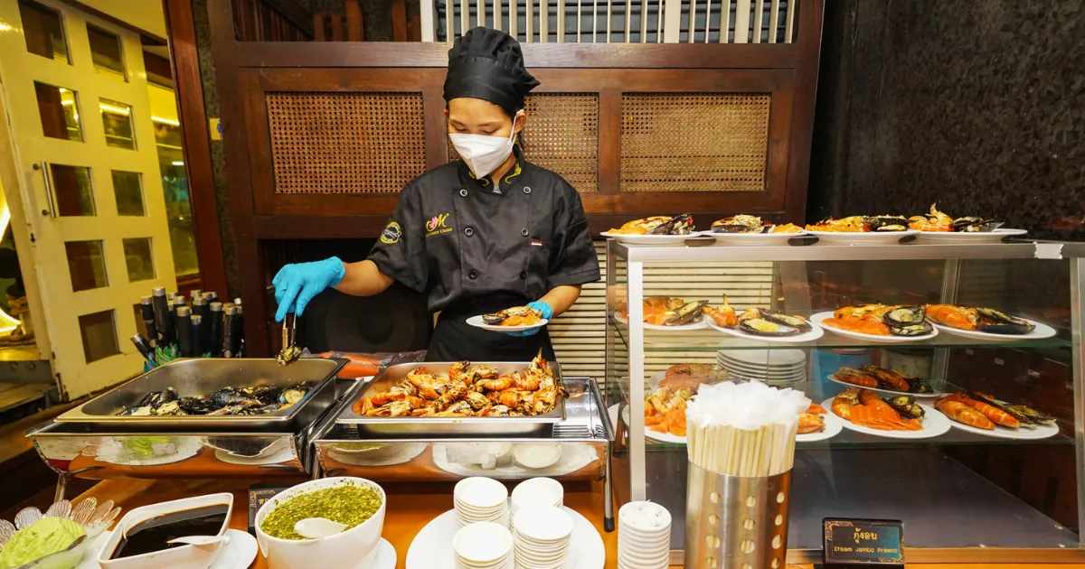 เมนูซีฟู้ดเสิร์ฟบนเรือดินเนอร์เจ้าพระยาเมอริเดียน ครูซ 2